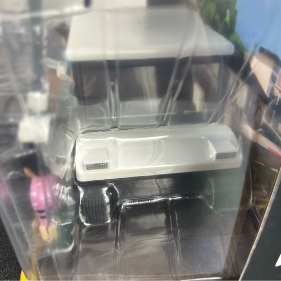 Roblox Brookhaven Golf Cart Figure Set With Exclusive Virtual Item - Picture 14 of 16